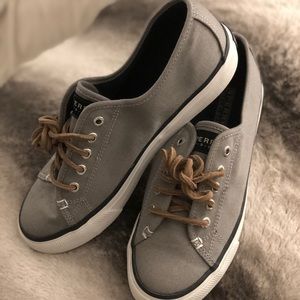 Women’s grey Sperrys size 6